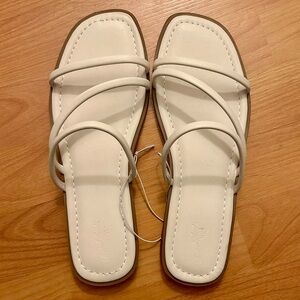Universal Thread White Slide Strappy Sandals